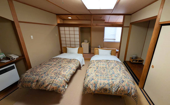 ����夤��ʷ�ϵ���̥�Ϥνɼˡ���Ĺ�פεҼ�