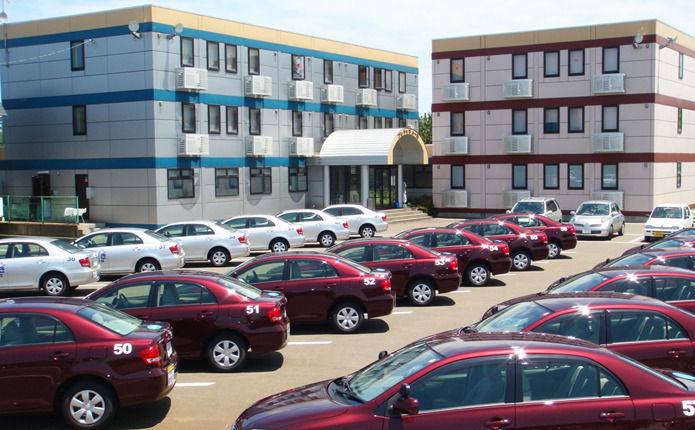 ���ˤȽɼˤ����ܤ��Ƥ��ꡢ��ư�⥹�ࡼ��