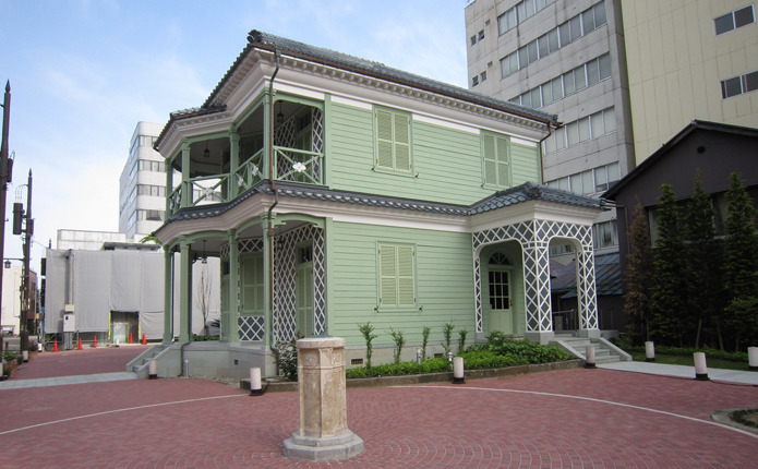 ����������̱Ƥ�Ĥ��������ۡå���ե�����ǰ��