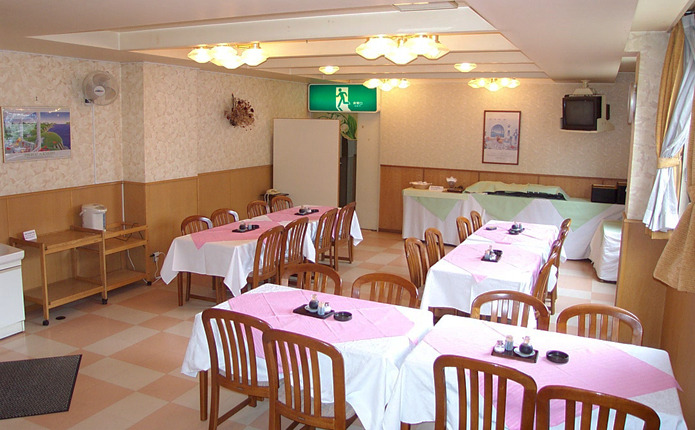 �ɼˤΥ���å���ۥƥ�������˥󥰤ǡ�����夤���������֤�