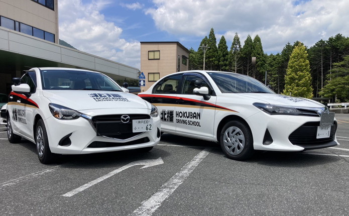 北播ドライビングスクールの新型教習車